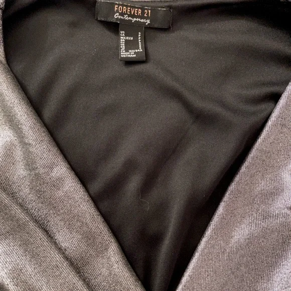 Twist-Front Sliver V Neck Long Sleeved Knit Dress - Picture 6 of 6